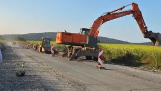 Заради 6 километра ремонт: Шофьорите в Бургаско ще изминават 70 км за почти половин година