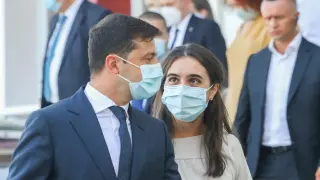 Зеленски санкционира бившата си прессекретарка, тя отвърна: Украйна умира