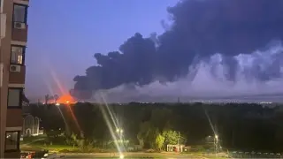 Украински дронове нанесоха удар по нефтен завод в Русия, бушува силен пожар