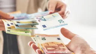 Бърз кредит срещу... парфюм: Разкриха как се заобикаля таванът на лихвите