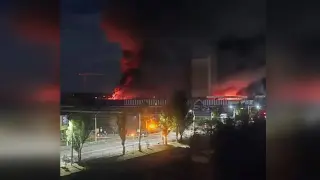 Мощни експлозии и голям пожар: Дронове удариха руски логистичен център в Луганск