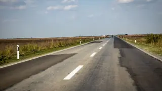 Нова боя върху старите дупки: така изглежда пътят към Лесново