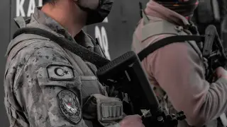 Учител загина след стрелба в училищен двор, ученичка предизвика паника с пушка