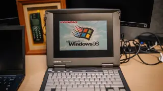 Какво се случва, ако пуснеш машина с Windows 98 директно в мрежата