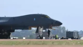 Не откриха взривни устройства в бусовете край RAF Fairford