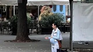 Минувачи се усъмниха в бременна просякиня в Бургас