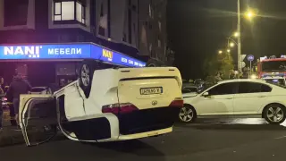 Зрелищна катастрофа в Бургас: Джип се преобърна след сблъсък