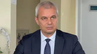 Костадин Костадинов на среща с граждани в Люлин