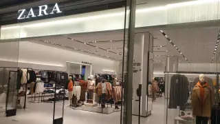 Zara пусна детски костюм, приличащ от униформа от Аушвиц