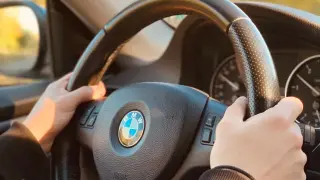На косъм от беля: Опасно изпреварване с BMW възмути шофьори