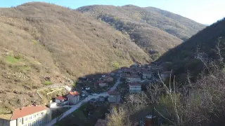 Призраци бродят в селото на непокорните до Мездра, никой не смее да мигне