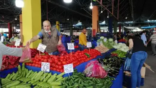Българите превзеха Одрин, пълнят багажници с евтина стока