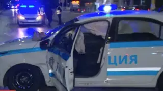 Кола се вряза в патрулка в София