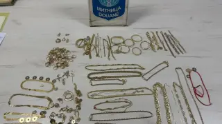 Необичайна находка на Капитан Андреево: Златен елек с много ценности в него