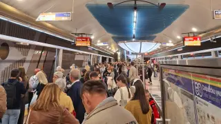 Какво се случва с метрото в София? Влакове не спират на станция „Софийски университет“ Обновена