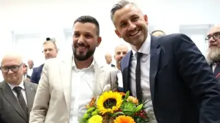 "Алтернатива за Германия" с исторически успех, проби "защитната стена"