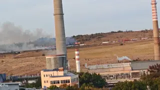 Огнен фронт край Плевен: Пожар затрудни движението по главния път