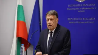 За година доходите на младите висшисти у нас са скочили с 15%