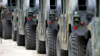 Френски военни и техника преминават през Русе към „Ново село“