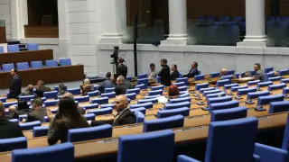 Спор за минималната заплата: защо 660, а не 672 евро