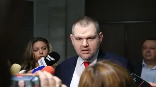 Пеевски: Управляващите готвят грабеж от магистрали и мантинели с анекси с 300% за “Хемус” и 160% за мантинели