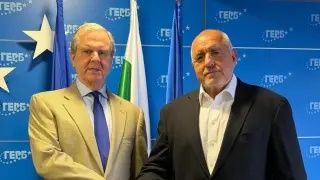 Борисов с важна среща, похвали се с ценен подарък