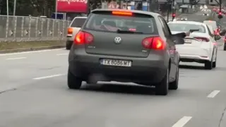 Мъж размаха пистолет от прозореца на „Голф“ в трафика във Варна