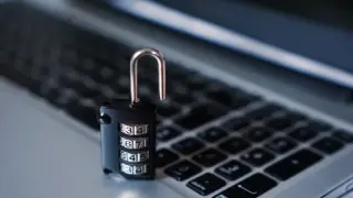 Хакери пробиха данни на 9 млн. датчани с парола „123456“