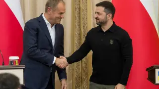 „Не сте сами“: Доналд Туск увери Зеленски в твърдата подкрепа на Полша и ЕС