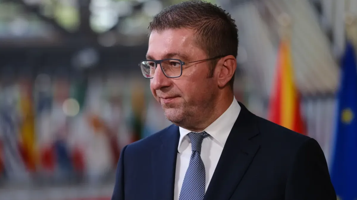 Бивш партиен лидер в РСМ: Мицкоски търси начин да излезе от ситуацията, която сам създаде с Ива Михайлова