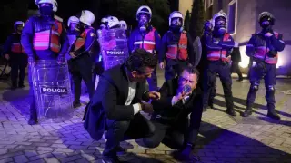 Полиция в Албания използва гумени куршуми срещу протестиращите, които искат оставката на Еди Рама