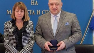 Красен Кралев получи почетния знак на ОЕБ „Шалом“