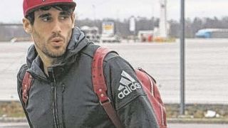 Халф на Байерн претърпя операция в Барселона