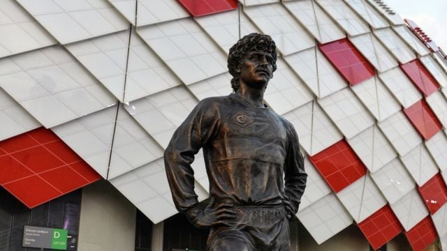 Англичанин оскверни паметник в Москва