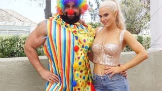 Световна звезда от България лъсна чисто гол (СНИМКА 18+)