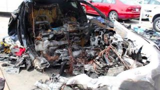 Шок! Колата му се запали, дойде полиция и стана по-лошо