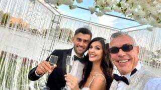 Наш футболист скъса с ергенлъка, Деси Слава пя на сватбата  