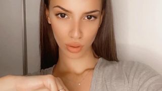 Футболист на Левски се обясни в любов на ослепителна красавица СНИМКИ 18+