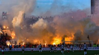 Феновете на ЦСКА нападнаха Фандъкова
