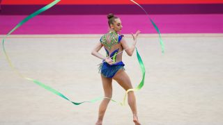 Илиана Раева изгледа новите композиции на гимнастичките