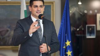 Новият министър на спорта с важна информация за ЦСКА, Левски и БФС