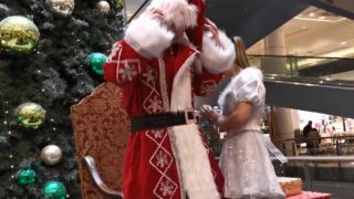 Камбуров стана Дядо Коледа, a Снежанка е... ВИДЕО