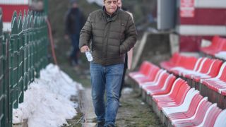 Царско село сваля картите до дни