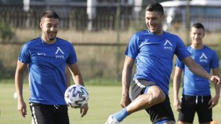 Още проблеми за Левски: Бивши футболисти чакат пари 