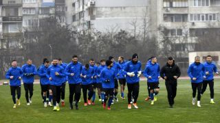 Третият в елита стартира с 24-ма, сред тях двама нови СНИМКИ