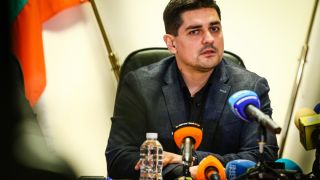 Радостин Василев размаха метлата, обяви страшна чистка от понеделник