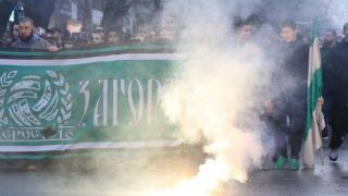 Наш треньор нададе вой след уволнението, атакува мучащи фенове