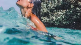 Внимание, сексапил! Любимка на цяла България вдигна градусите в студената зима СНИМКИ 18+