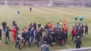 Скандал в Турция! Масов бой между сърби и руснаци ВИДЕО