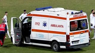 Ужас! Наш футболист изпадна в безсъзнание на дерби в чужбина
